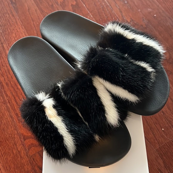 Givenchy Mink slides - Picture 2 of 3